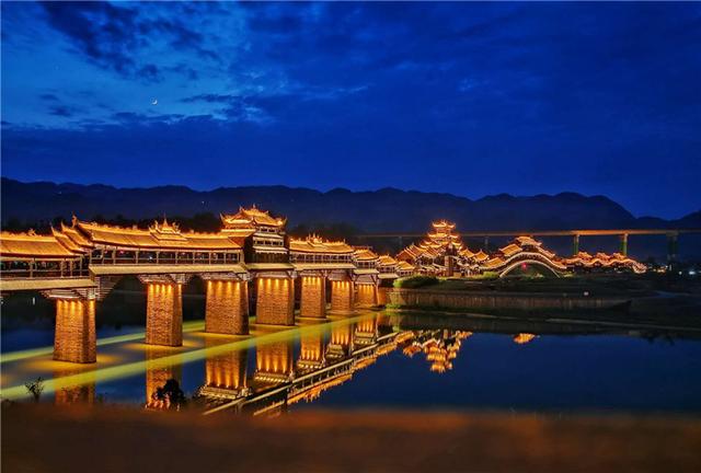 关于乌江老重庆杂酱,做面条浇头时需要加热吗?