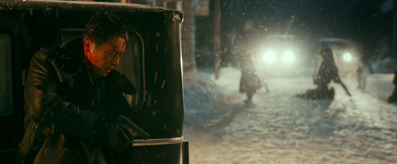 张艺谋悬崖之上发布预告朱亚文雪夜枪战质感凛冽