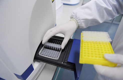 工信部：7家企业获批核酸快检产品 最快30分钟内完成检测