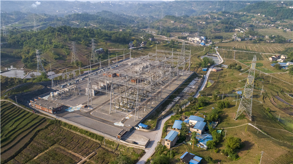 近年来,国网重庆市电力公司持续加大电网基础投资,在涪陵区建成了以1