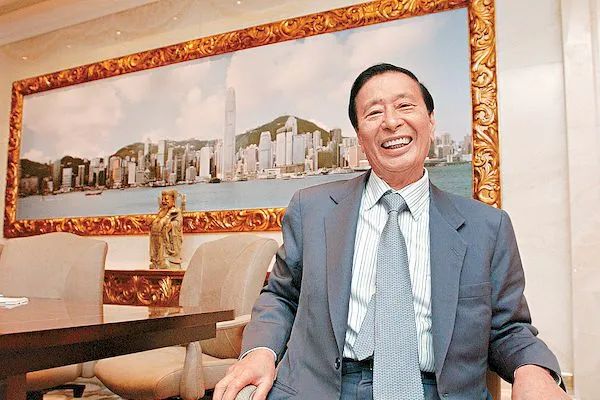 顺德大佬力压李嘉诚，成全球最富25家族之一，给儿子取名李家诚！__财经头条
