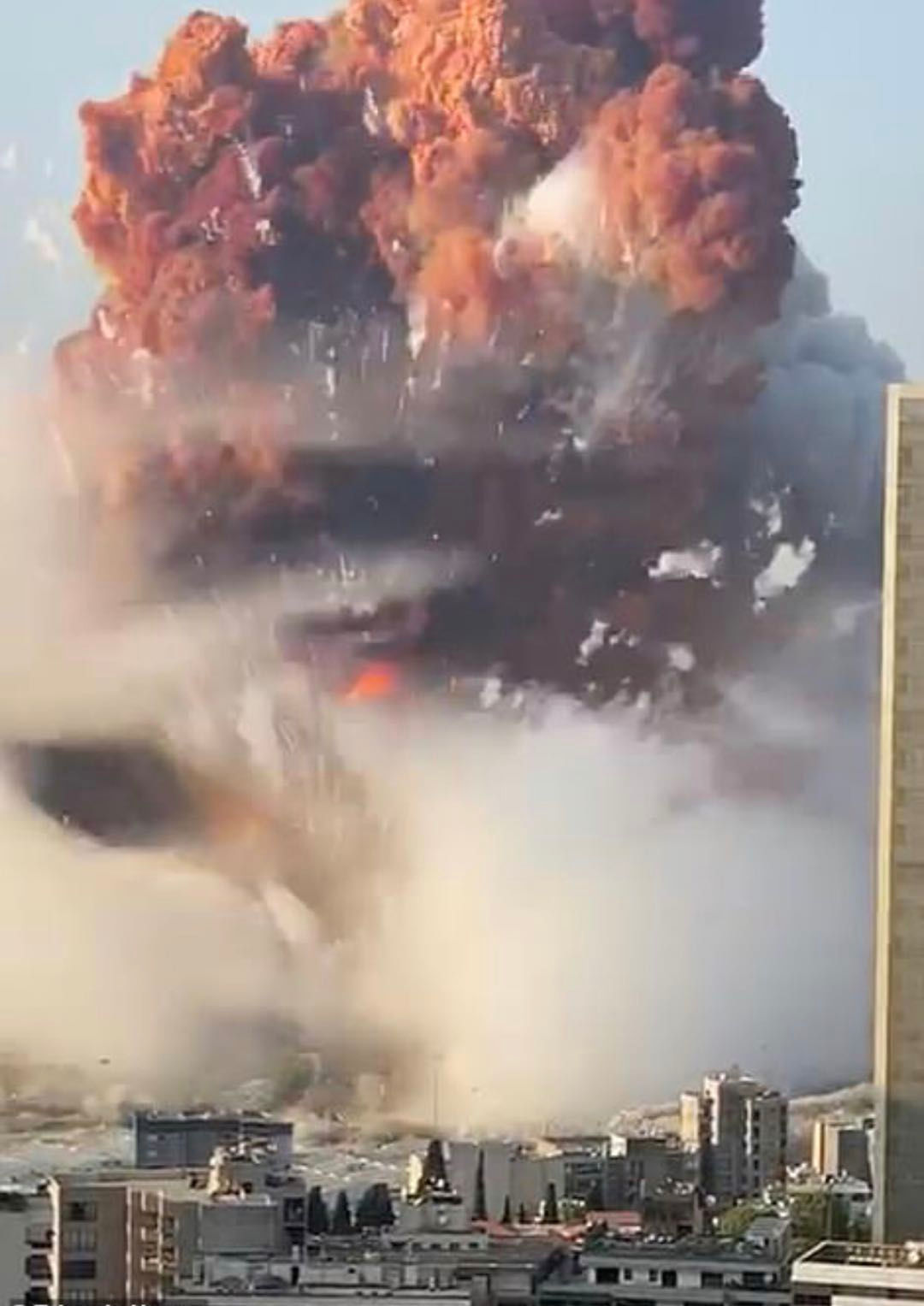 突发黎巴嫩首都大爆炸4000人伤宛如末日