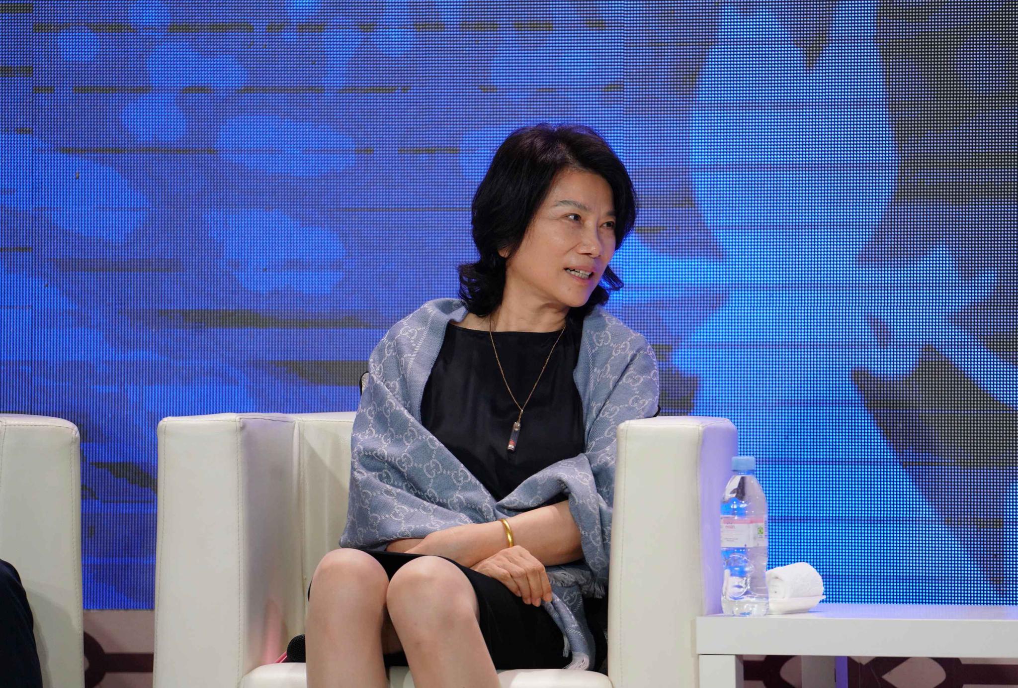 直播破百亿董明珠店开到线下格力零售终于追上友商