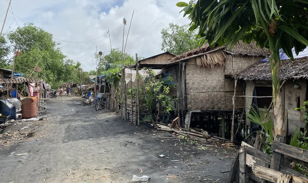 缅甸当地贫困社区