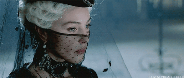 莫妮卡相继迎来了《吸血僵尸惊情四百年》《黑客帝国》……于是