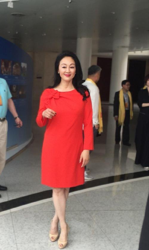 原来王姬这么老了穿上舒服的老年服也不过是个普通人