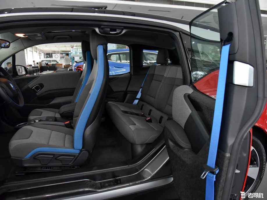 豪门的新能源小车 小哥带你看宝马i3