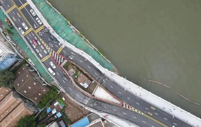 广州“桥中房”成网红，“每天上万人来打卡”