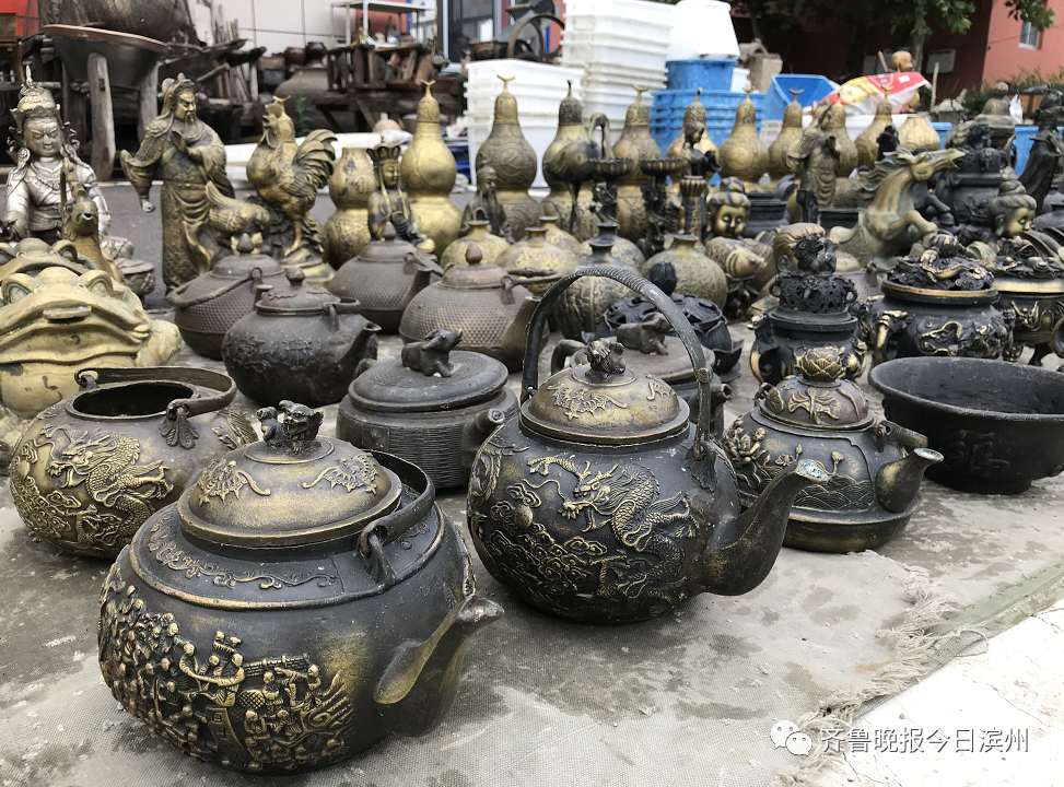 百余家摊主亮宝,众多藏家齐逛,水落坡民俗古玩老物件交流展彻底火爆!