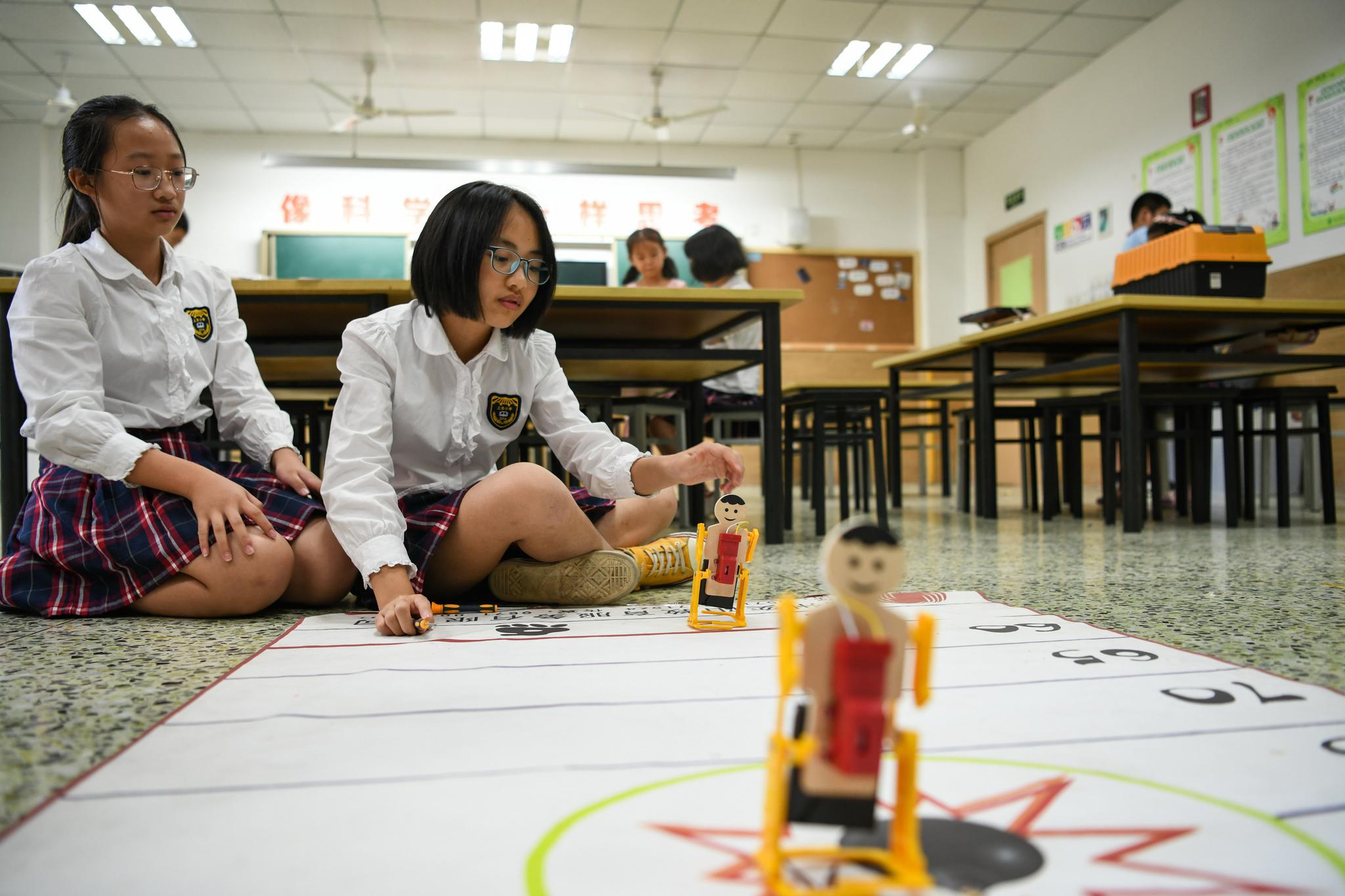 胡馨知是四川师范大学附属上东小学科学校队的队员