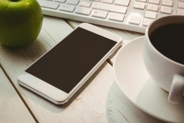 不只是隐私问题|隐私|手机屏幕|屏幕_新浪新闻