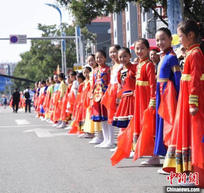 图为第十七届中国·内蒙古草原文化节开幕。　李丽 摄