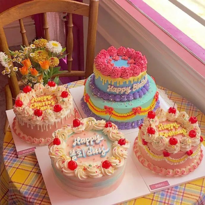 好梦幻的复古蛋糕可爱到让我不讨厌过生日了