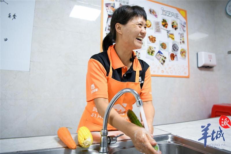 【调查】找不到放心保姆?她们拿到广州"安心服务证"后这样说