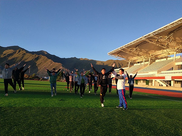 扎根雪域高原 奉献青春力量|体育|西藏大学_新浪新闻