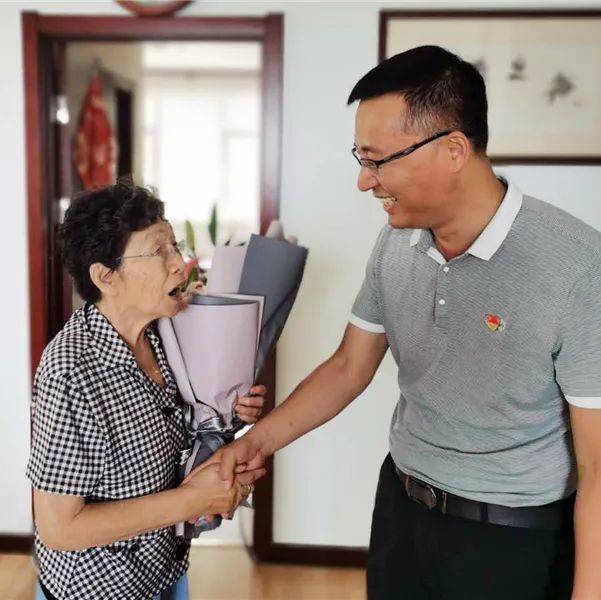 烟台一中开展教师节主题活动