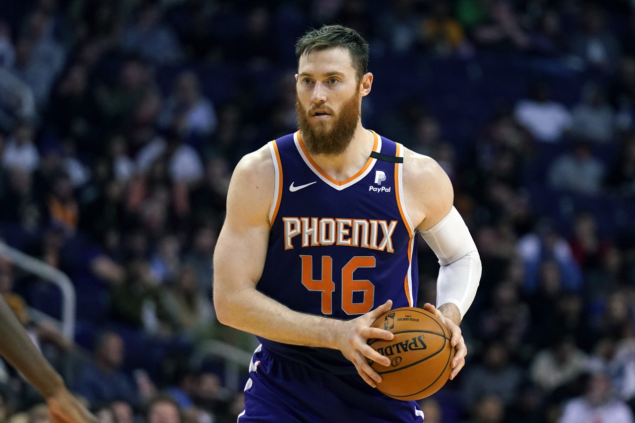 6,贝恩斯(速度:30/带球速度:25/平均:27.