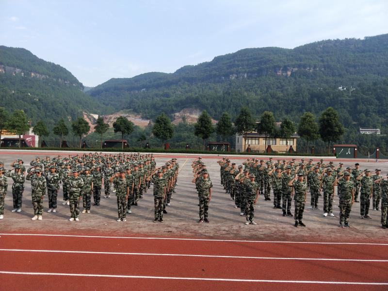 四川南江:开展学生军训工作夯实国防教育根基