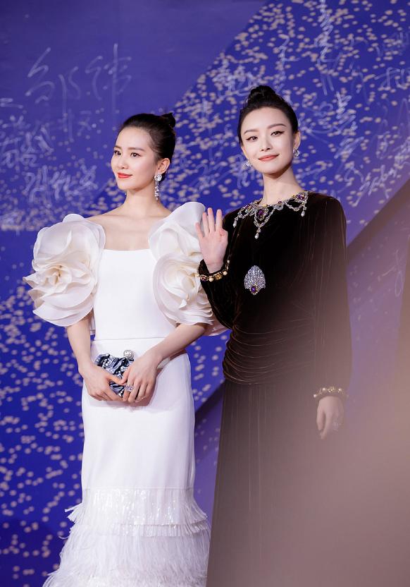 刘诗诗倪妮真是太有cp感了同框的样子真抢镜谁看了不爱