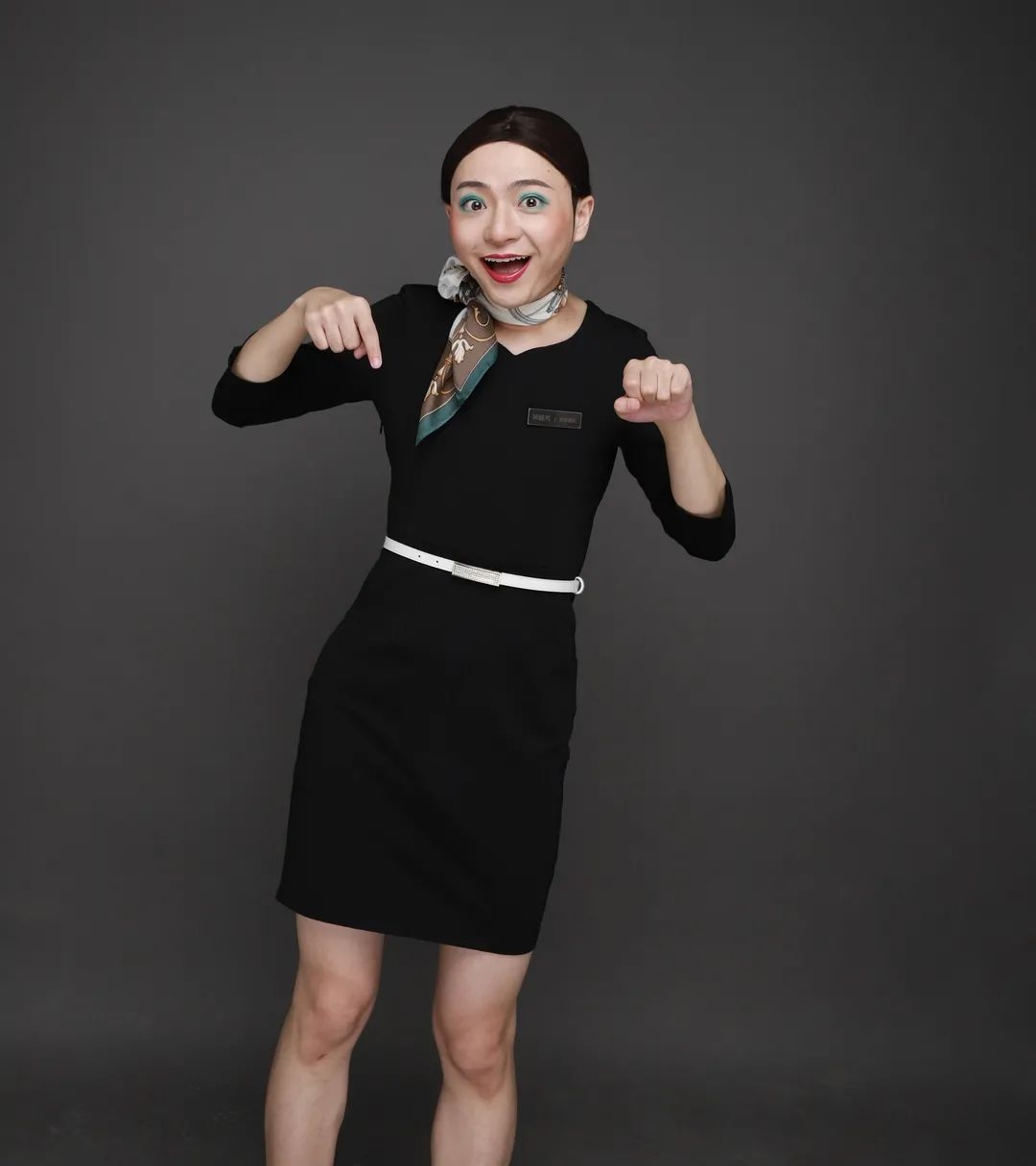 比如围绕"毛光光"打造内容时,设置了"吴桂芳"在柜台服务,"陈丽莎"开美