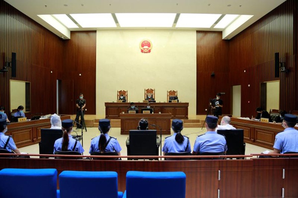 图为本次直播庭审现场.