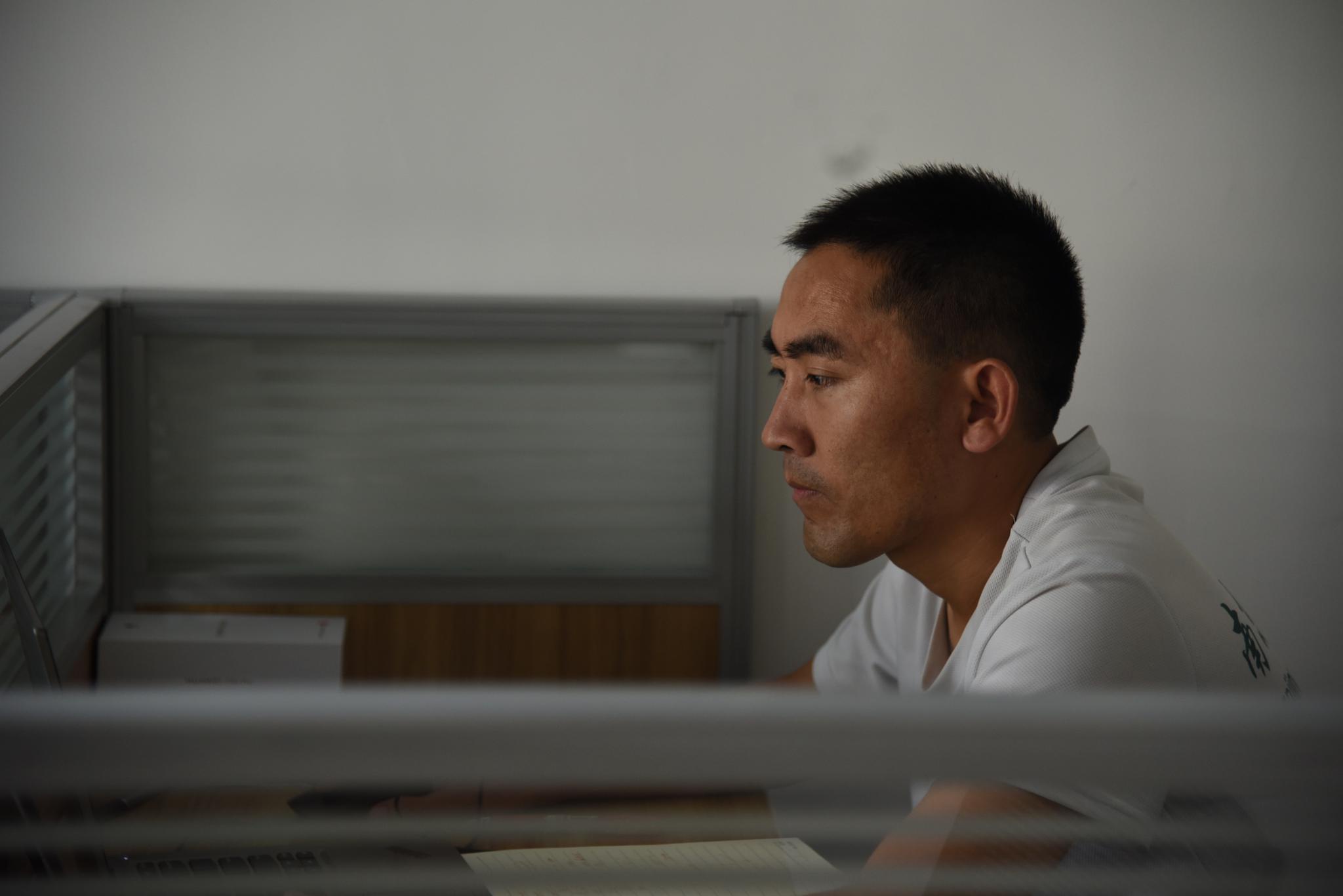 12年前“千里背母上大学”的主人公，现在怎么样了？休闲区蓝鸢梦想 - Www.slyday.coM