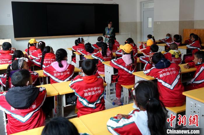 国家能源集团援建西藏那曲聂荣县希望小学开学