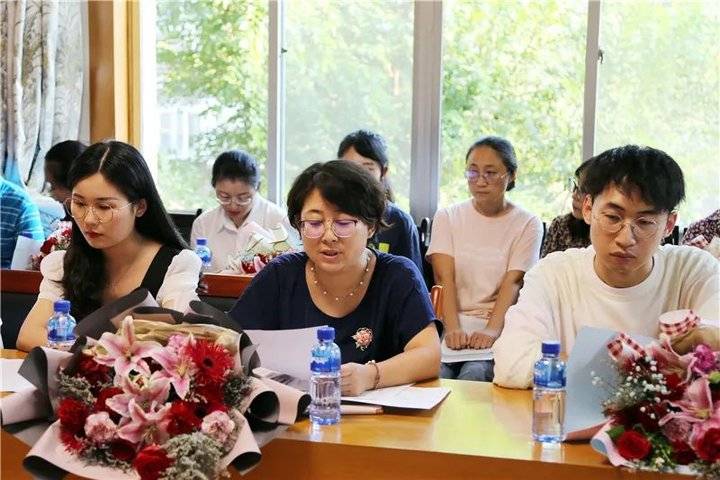 烟台一中举行师徒结对仪式,23对师徒结对"传帮带"