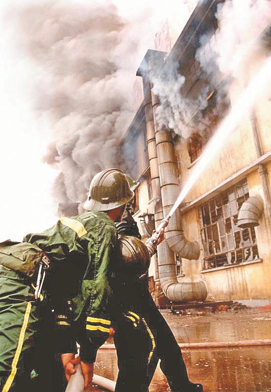 老消防民警区光辉职责已变初心不改