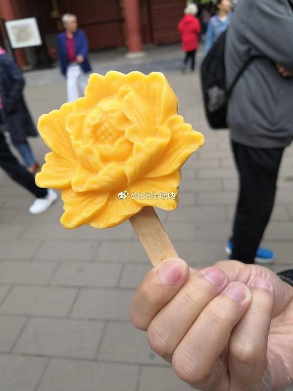 景山公园的牡丹花雪糕 图片来源：微博@吼吼哈嘿呐