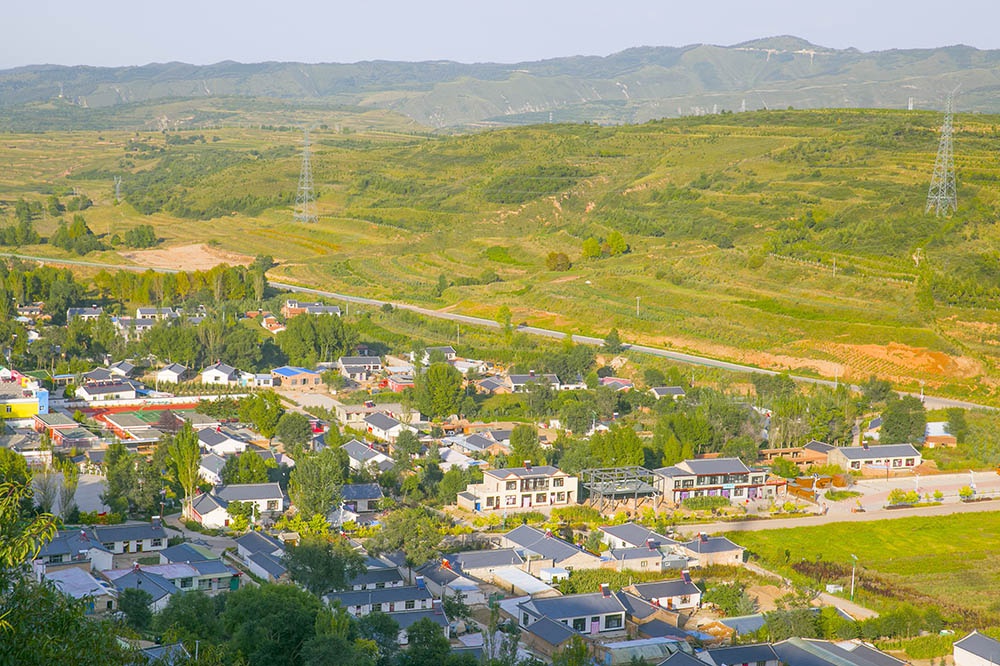 宁夏固原市泾源县杨岭村:老村子换新颜,群众脱贫展笑脸