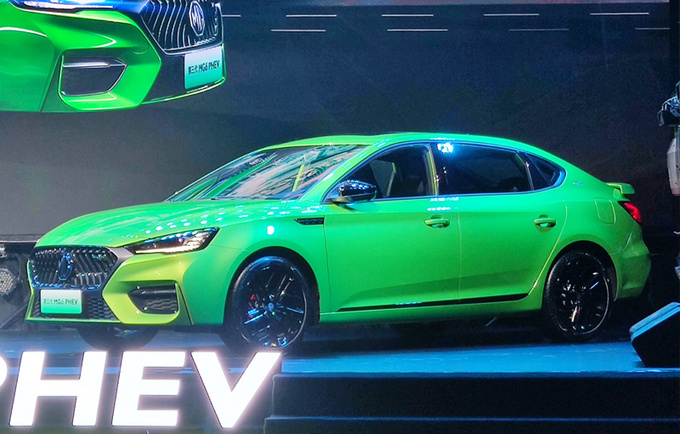 新款名爵6phev上市1398万起售售价直降2万油耗低至11l