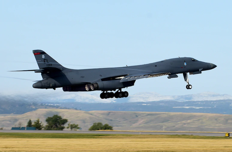 为"巩固国际秩序",美国向关岛调派多架b-1b轰炸机