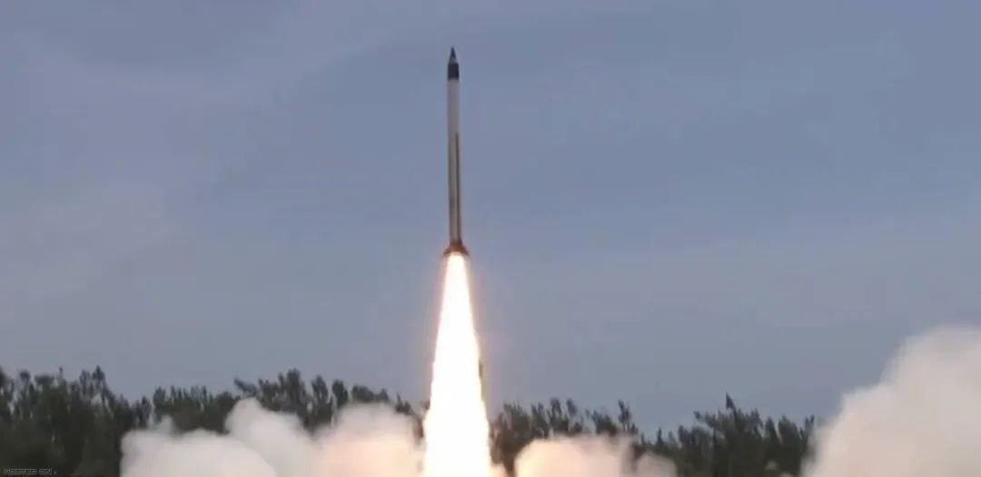 ▲9月7日，印度发射高超音速技术验证飞行器。（《印度时报》网站）