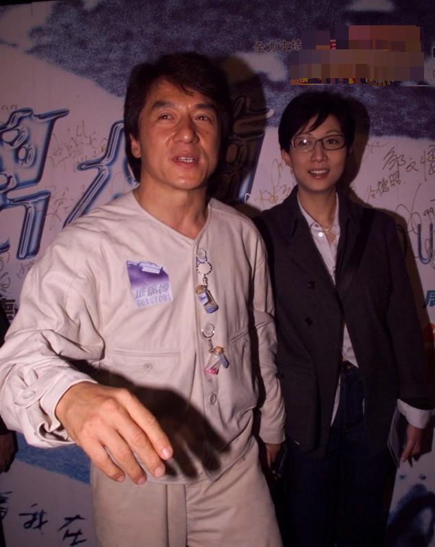 说成龙?吴绮莉自曝女儿有已故兄弟姐妹后秒删,本尊回应耐人寻味