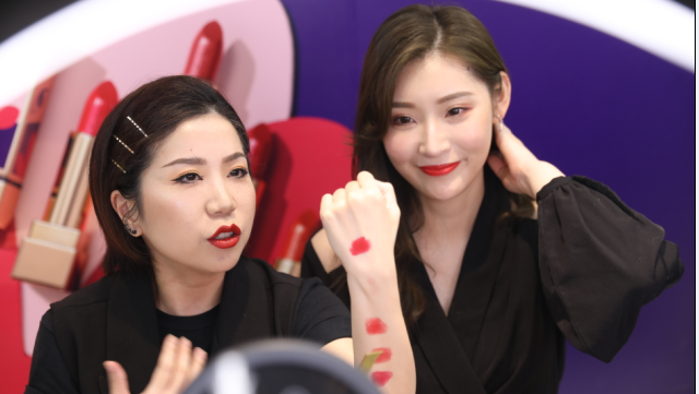 直播带货“背面”： 化妆品库存够用三年 数据造假屡见不鲜