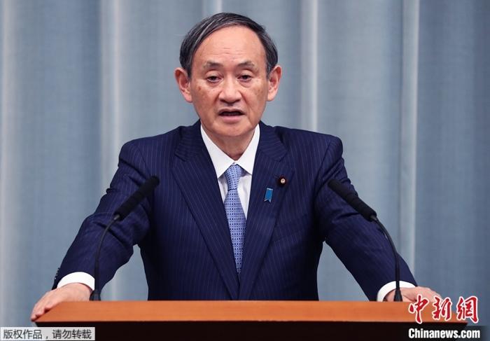 图为日本内阁官房长官菅义伟。