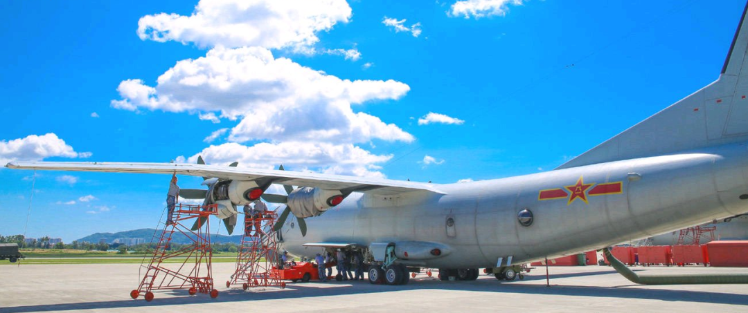 南部战区海军装备的KQ-200反潜机 图源:央视军事