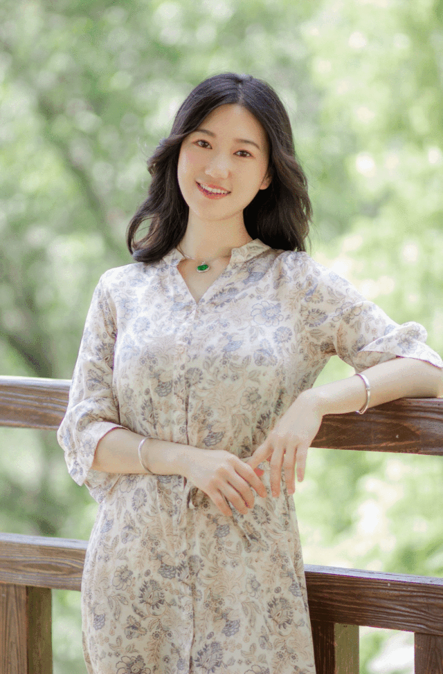 37岁偶像剧女王"素颜"直播太惊艳!30岁后的女人,拼得是"睡商"