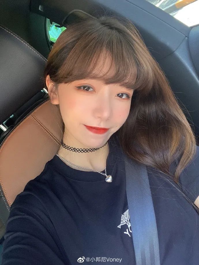 看完美美的照片,今天又是为小邦尼心动的一天,会唱歌,会跳舞还会各种