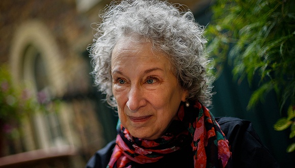 加拿大作家玛格丽特阿特伍德荣获代顿文学和平奖