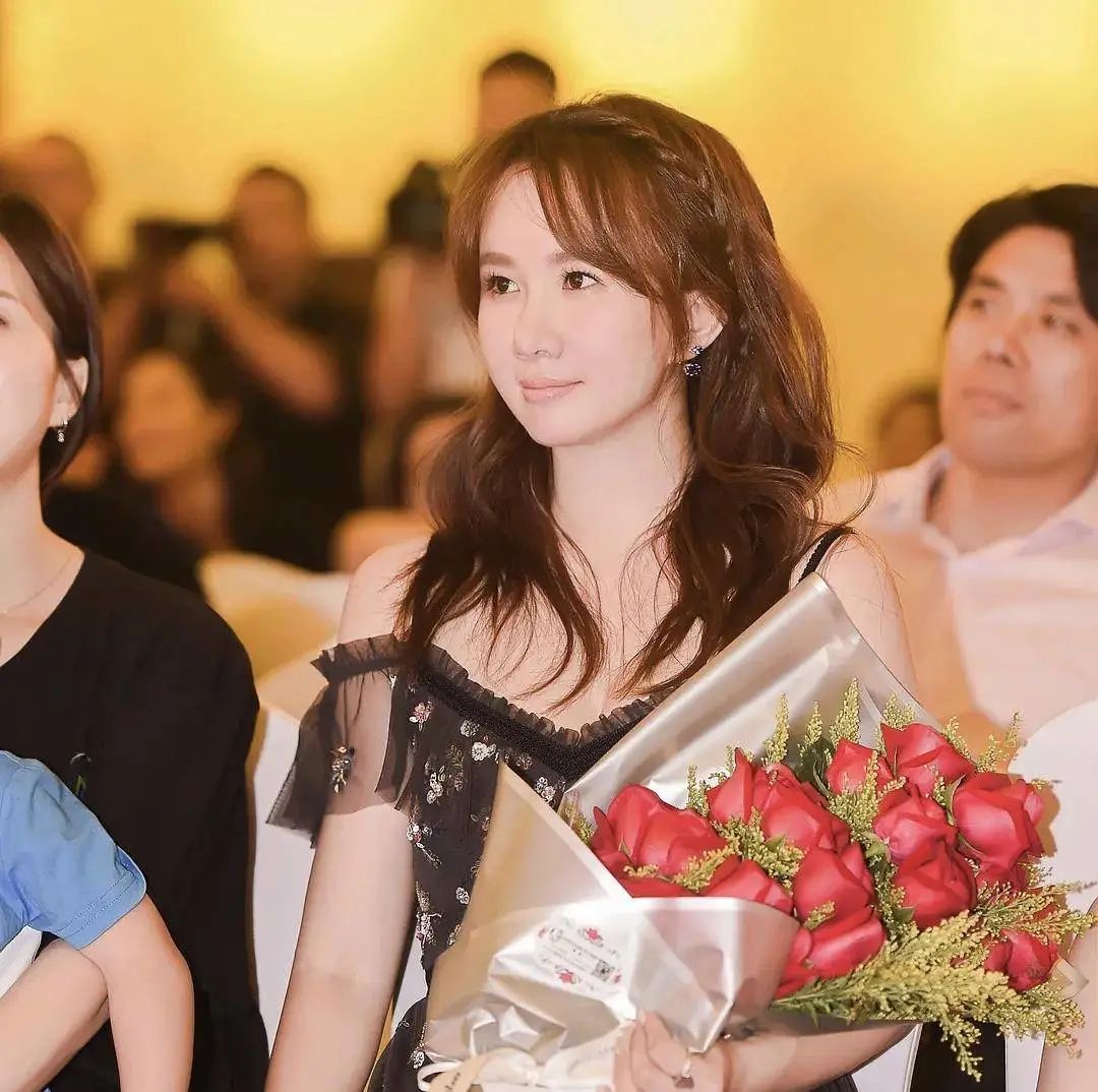 遗憾！知名女星宣布与富商丈夫离婚，曾被香港著名导演一手捧红休闲区蓝鸢梦想 - Www.slyday.coM