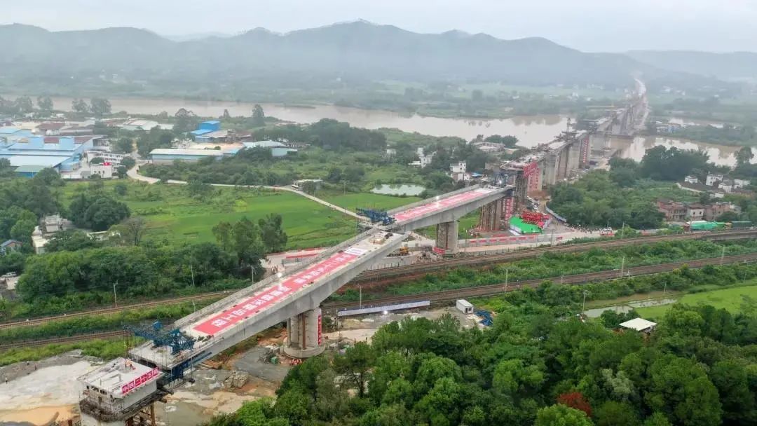 50分钟空中旋转赣深高铁又有重大进展