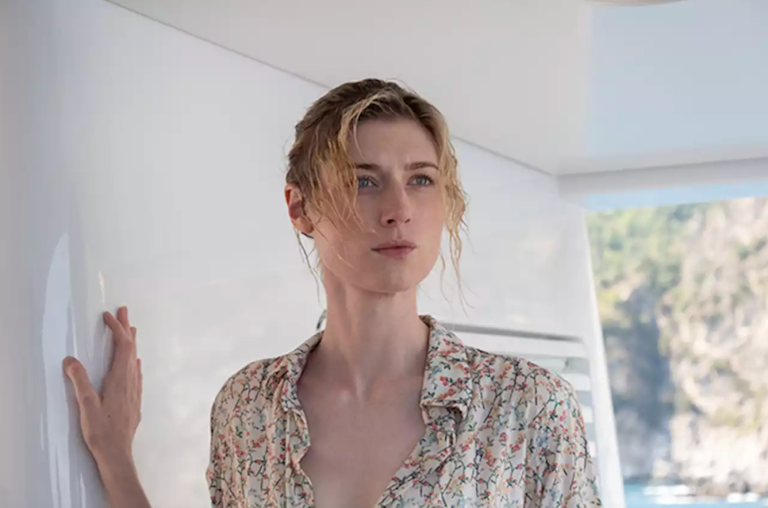 12米大长腿刷屏信条女主火了让全世界男人自卑真正的人间尤物