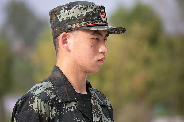 "我是2020届新兵冯纪江,即将成为新疆乌鲁木齐武警部队一名武警战士.