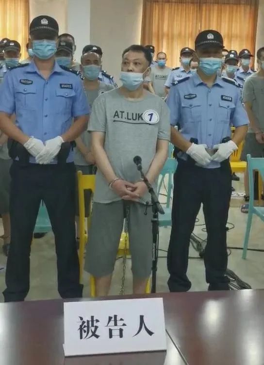 以21家企业为掩护大肆敛财数十亿梧州黎健坤等54人重大涉黑案判了