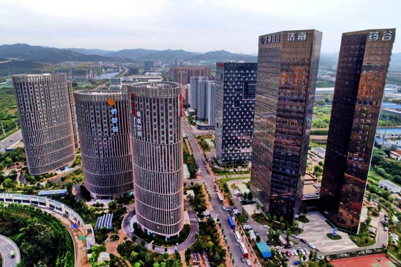 到大学科技园,再到现在的药谷双子塔,成立于1993年的济南高新技术创业