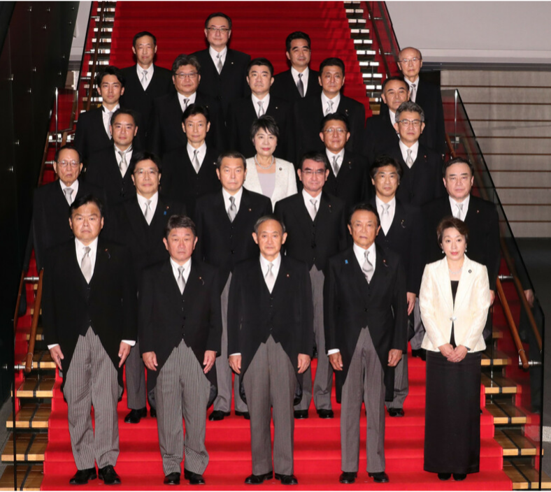 日本新内阁集体亮相(时事通信社)
