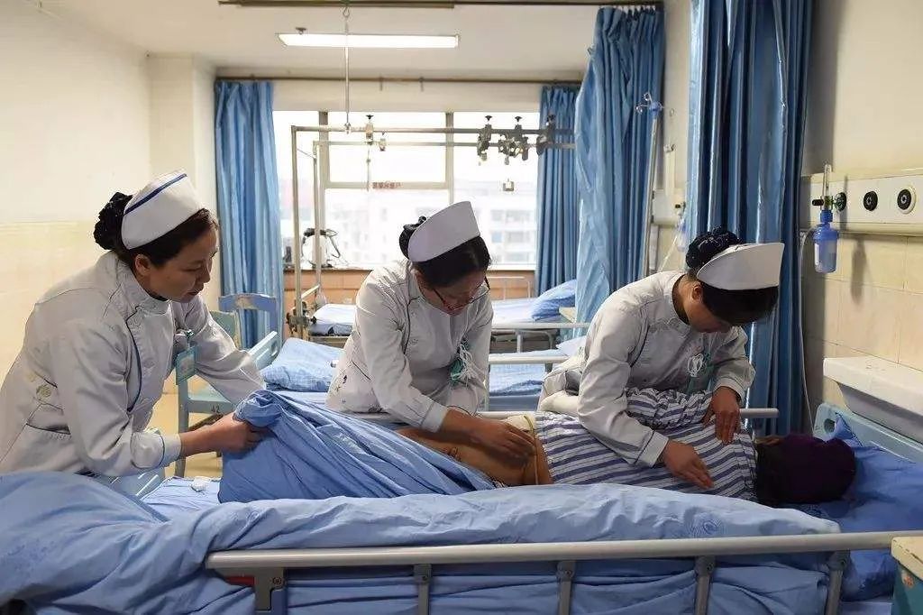 做好“六勤”，让卧床患者远离褥疮危害