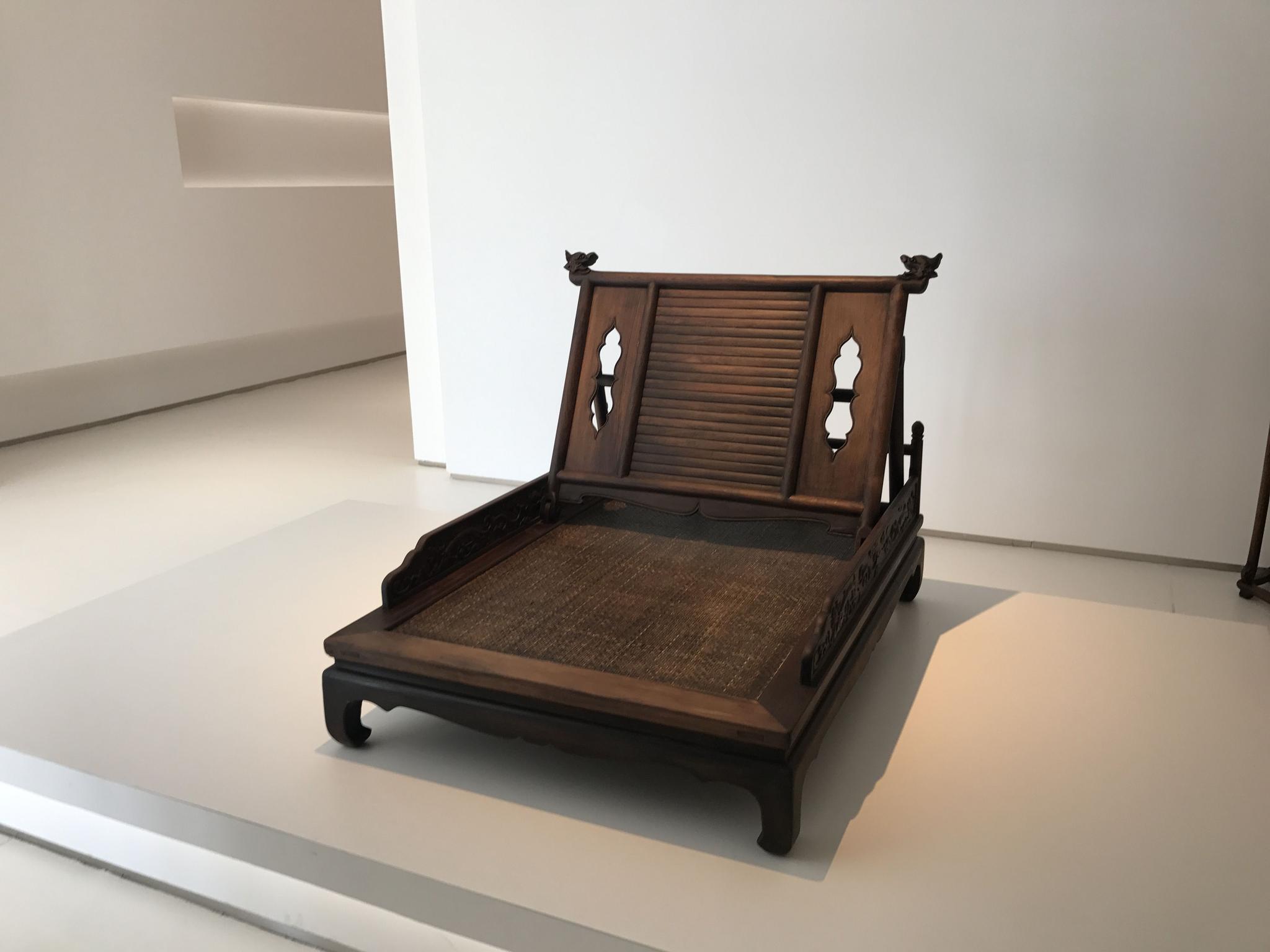 竹节纹冰箱,云龙纹架子床,琵琶椅,快来看中国古典家具有多美